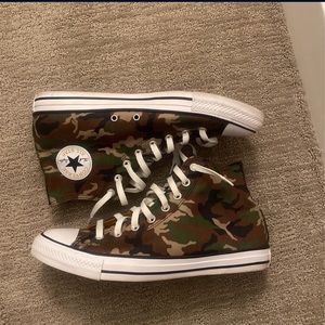 Men’s Camouflage Converse, worn twice and in great condition.